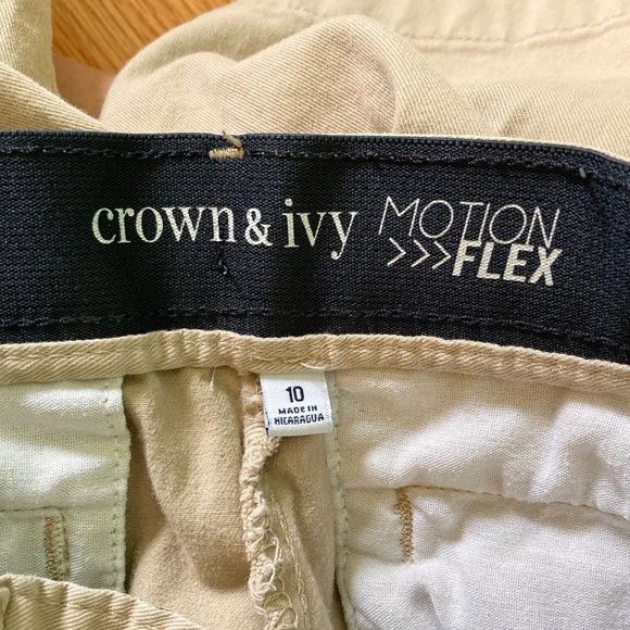 Boy’s size 10 Crown and Ivy khaki shorts with adjustable waist - Picture 4 of 6